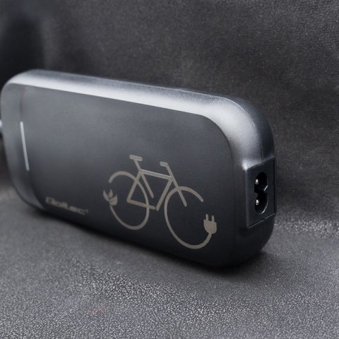 Qoltec Ładowarka do roweru skutera elektrycznego 36V | 42V | 2A | 5.5*2.5 + wodoodporna + kabel zasilający