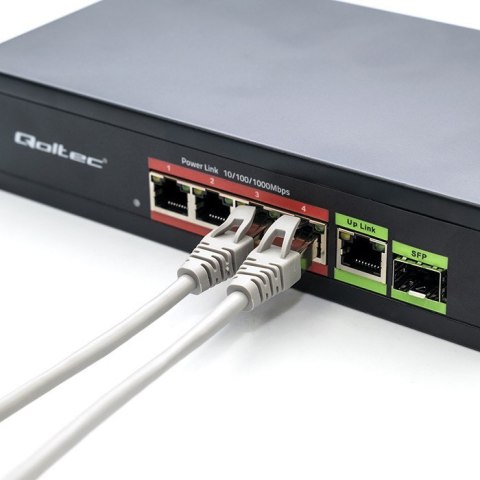 Qoltec Przełącznik sieciowy SWITCH FAST ETHERNET PoE 4x RJ45 PoE 1x RJ45Uplink 1x SFP | 65W | 1000 Mb/s