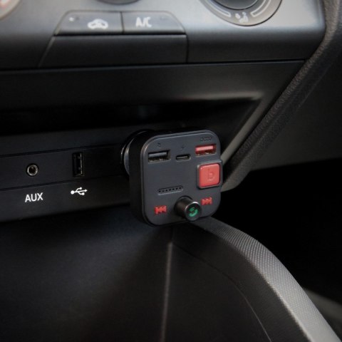 SAVIO TR-15 TRANSMITER FM Z WYŚWIETLACZEM, BLUETOOTH I ŁADOWARKĄ PD USB-C USB-A QUICK CHARGE, BASS BOOST