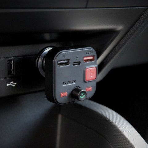 SAVIO TR-15 TRANSMITER FM Z WYŚWIETLACZEM, BLUETOOTH I ŁADOWARKĄ PD USB-C USB-A QUICK CHARGE, BASS BOOST