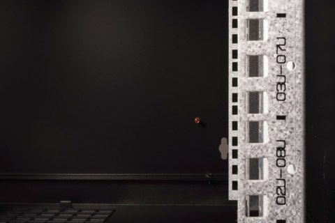 Digitus Szafa sieciowa wisząca Unique 19" 9U rack 600x450, drzwi szyba, czarny, niedzielona, złożona, 100kg