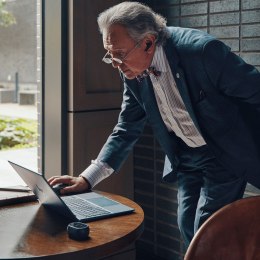 Słuchawki Voyager Free 60+ UC, USB-C, etui z ekranem dotykowym