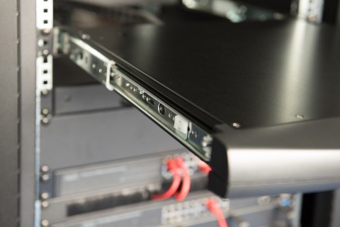 Konsola modularna KVM 17'' LCD TFT, 1 port VGA, touchpad, klawiatura GE, czarny