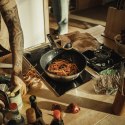 Patelnia wok fiskars functional form 28cm FISKARS