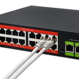 Qoltec Przełącznik sieciowy SWITCH FAST Ethernet PoE | 16x RJ45 10/100 Mb/s | 2x RJ45 Uplink 1000 Mb/s | 1x SFP 1000Mb/s