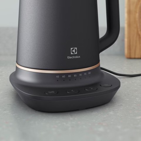 Electrolux Czajnik bezprzewodowy Explore 7 E7K1-6BP