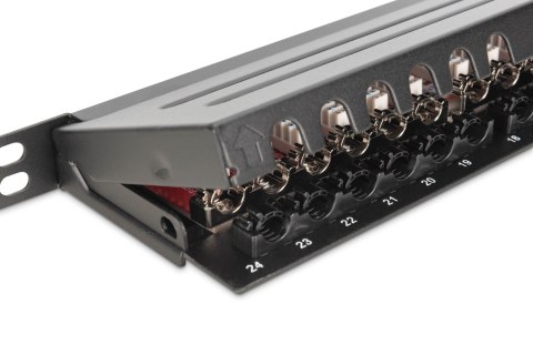 Panel krosowy high density 19'' 24x RJ45, LSA poziom, kat.6A, ekranowany, 0.5U, czarny, prowadnica kabli