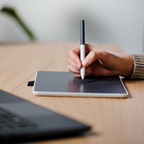 Mały tablet piórkowy WACOM One - N GT-130005