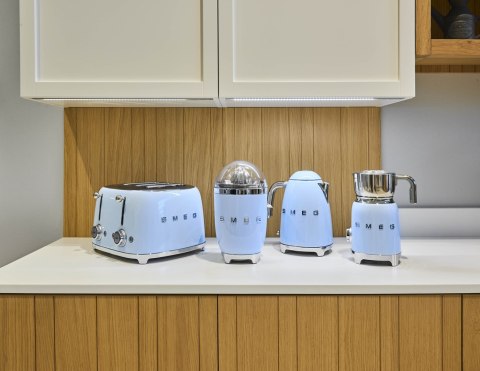 Toster SMEG model TSF03PBEU pastel blue