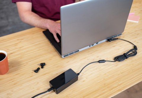 Trust Primo adapter zasilający/ inwentor Wewnętrzna 90 W Czarny