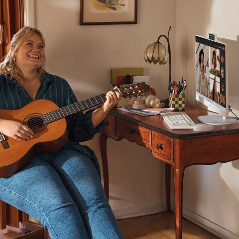 HP 27-cr0232nw AIO Ryzen 5 7520U 27.0"FHD IPS AG 300nits 16GB DDR5 SSD512 Radeon 610M LAN Win11 2Y Shell White