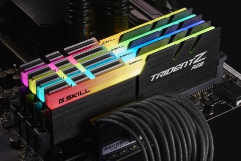 G.Skill Trident Z RGB (For AMD) F4-3200C16Q-32GTZRX moduł pamięci 32 GB 4 x 8 GB DDR4 288-pin DIMM