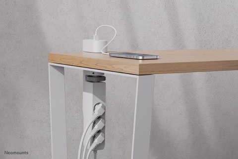 Neomounts DS22-840WH6 rozgałęziacz 1,4 m 3 x gniazdo sieciowe Wewnętrzna Biały