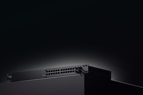 Teltonika SWM281 Zarządzany L2+ Gigabit Ethernet (10/100/1000) Czarny